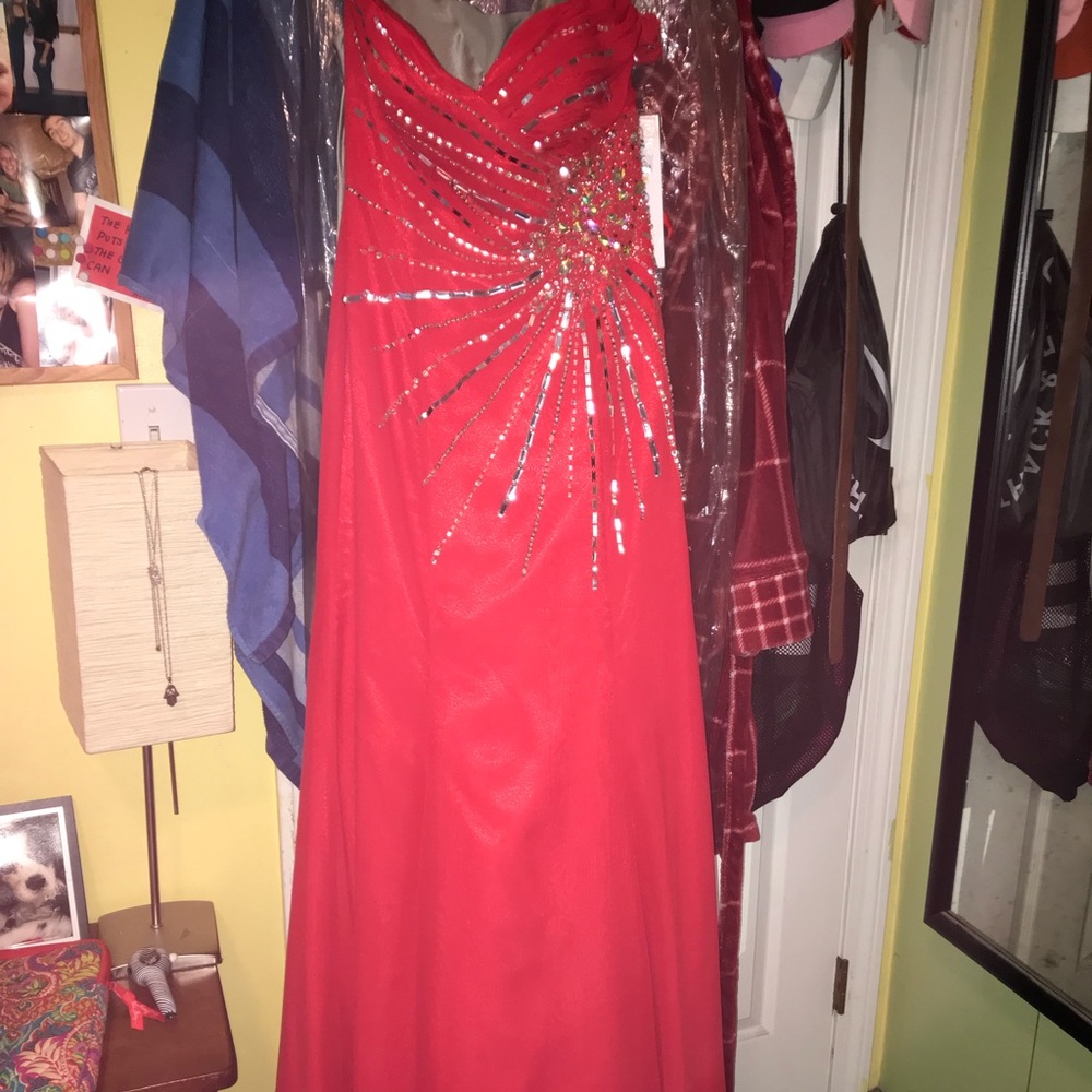 Prom dress!! - Picture 5 of 5